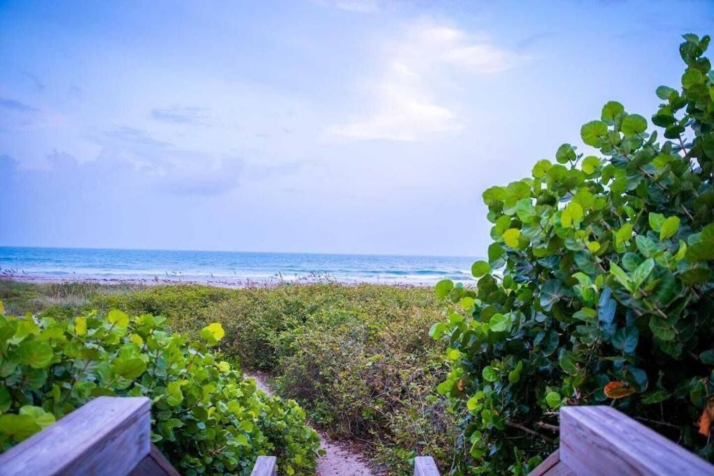 Beach House W/Putting Green/Game Rm/Rooftop Deck Cocoa Beach Exteriör bild